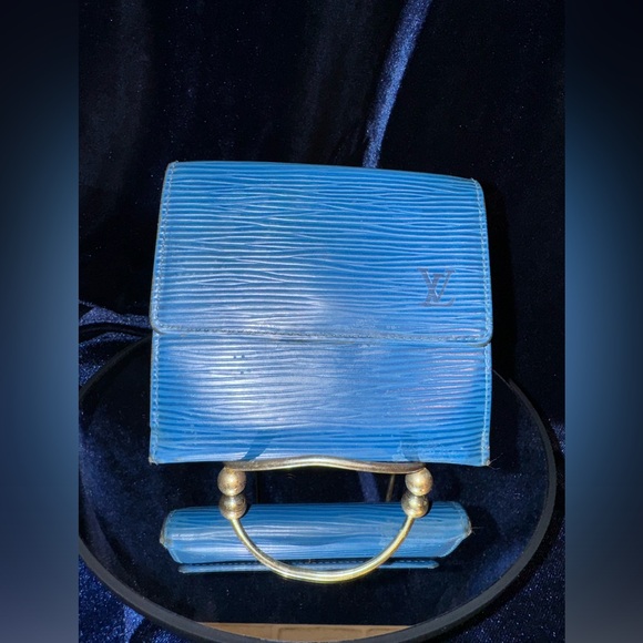 Louis Vuitton Epi Elsie trifold Compact Leather Wallet - Picture 4 of 12